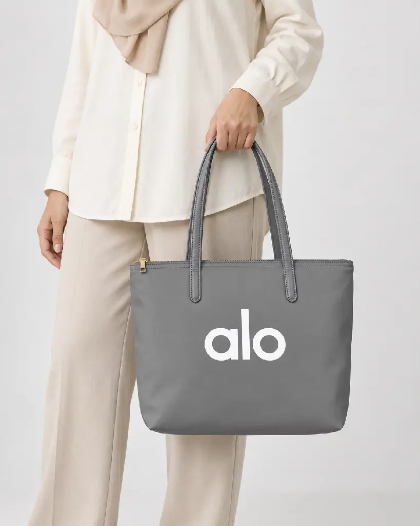 Women's Water-Resistant Polyester Tote Bag with Zip Closure